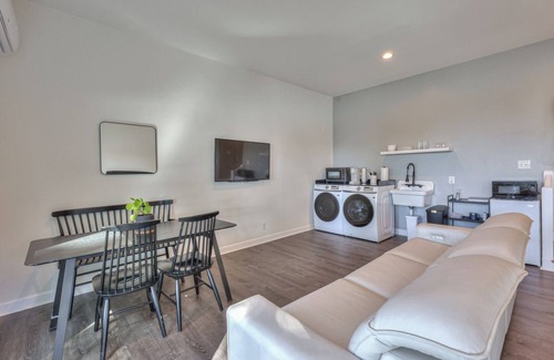 Charlotte Park Apartment | Waterfront Guest House Suite, River Views 15 minutes from Downtown! Pet Friendly
