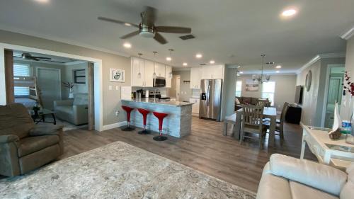 Spring Hill House | Waterfront Hernando beach house on deep water canal w/dock, fishing, kayak