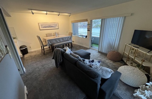 Ballard Condo | Waterfront Hidden Gem Pet Friendly