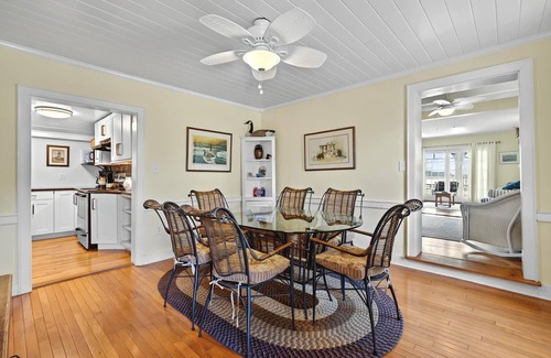Whitehaven House | Waterfront Historic Gem w/Kayaks & Fire Pit