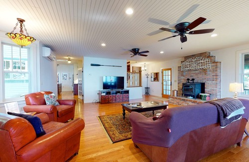 Northport House | Waterfront historic home with beautiful bay views - dog-friendly & home gym