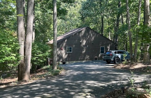 Mineral House | Waterfront home on a quiet cove mid-lake! 4 kayaks, hot tub, and dog friendly!