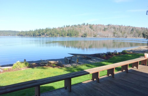 Agate House | Waterfront Home on Oakland Bay in Shelton