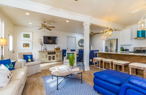 Ono Island House | Waterfront Home on Perdido Beach in Elberta with sandy beach, pier & boat house.