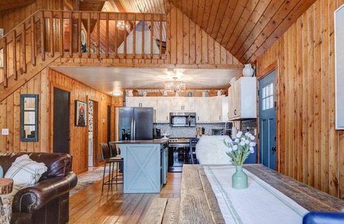 Blue Ridge House | Waterfront home on Sisson Lake with hot tub, firepit, great deck, & game room