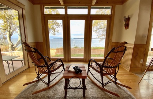 Eastsound House | Waterfront home, stunning sunsets, sleeps 11