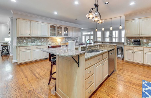 Bracey House | Waterfront Home w/Dock on Lake Gaston!