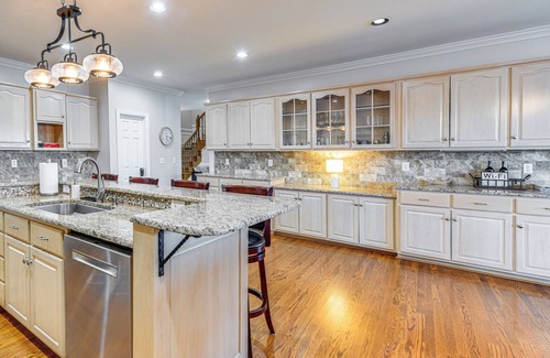 Bracey House | Waterfront Home w/Dock on Lake Gaston!