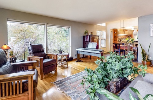 Poulsbo House | Waterfront home w/ Mt. Rainier and bay view, firepit & shore access - 1 dog OK