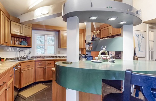 Poulsbo House | Waterfront home w/ Mt. Rainier and bay view, firepit & shore access - 1 dog OK