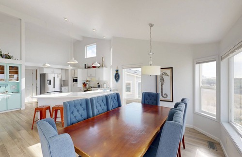 Bayshore House | Waterfront Home w/Private Hot Tub, Ping-Pong, Free WiFi, & Washer/Dryer