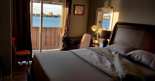 Walkerville House | Waterfront Home Windsor ,Canada