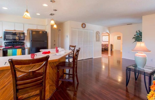 Regency Park House | Waterfront Home With Pool