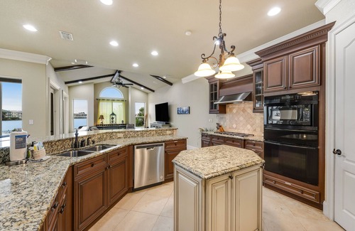 Fort Walton Beach - Destin House | Waterfront home with private pool, spa, stunning views & central AC