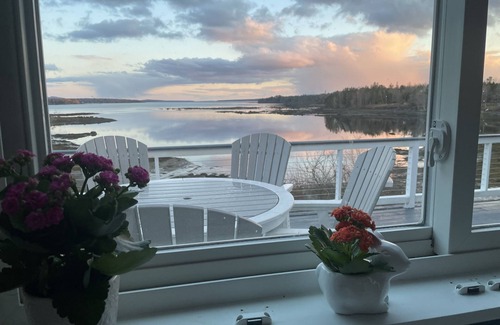 Ellsworth House | Waterfront home with amazing views