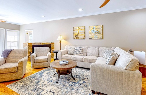 Leesville House | Waterfront home with private dock, boat ramp, large deck, grill, & W/D