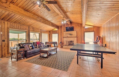 Homosassa House | Waterfront Homosassa Family Getaway with Dock!