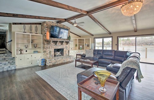 Piney House | Waterfront Hot Springs Home with Private Dock!