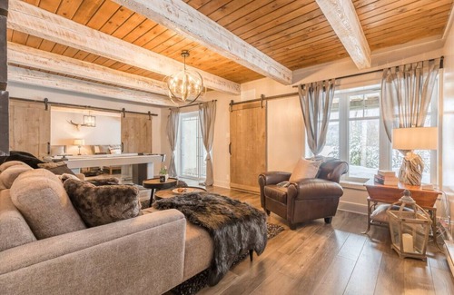 La Minerve Ski Chalet | Waterfront - hot tub - Theatre - Mont-Tremblant