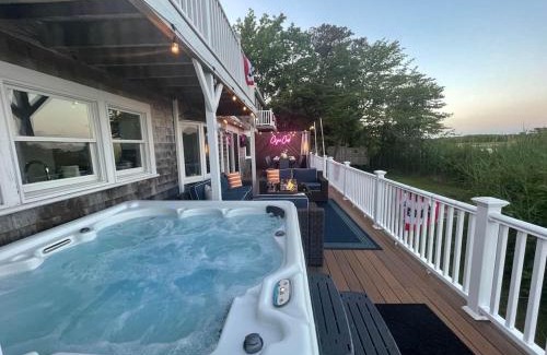 South Dennis House | Waterfront, Hottub, Petsok, Firepit, Pooltable