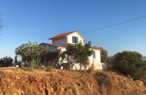 Pigadia House | Waterfront house, 15km from Galatas, opposite Poros island