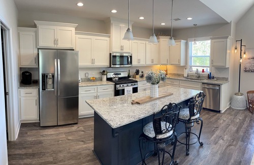 Jacksons' Gap House | Waterfront House on a Quiet Cove! Only 35 minutes to downtown Auburn!
