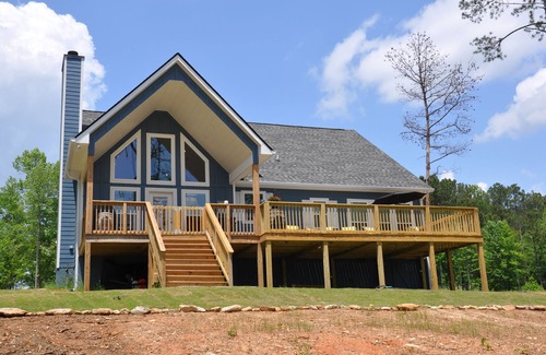 Jacksons' Gap House | Waterfront House on a Quiet Cove! Only 35 minutes to downtown Auburn!