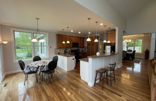 Sterling House | Waterfront house with amazing views of Lake Ontario and Sunsets