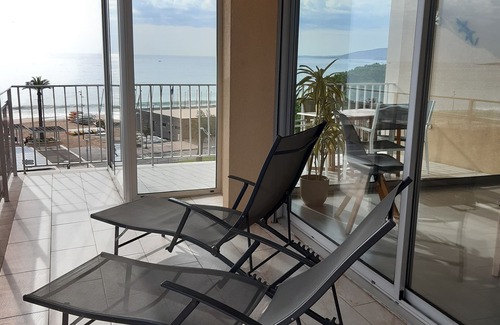 Frejus Plage Apartment | Waterfront in Fréjus-Plage, beautiful view, air conditioning, WIFI, 4/6p