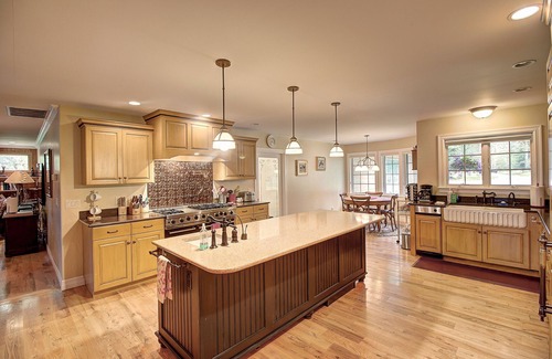 Bigfork House | Waterfront in Montana! Bigfork & Glacier Nat. Park! Book Summer 2025 Now!