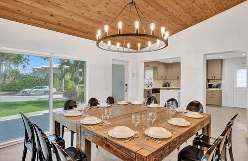 Hollywood Lakes House | Waterfront Intracoastal Luxe Pool 6BR Beach 5 min