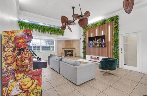 Ojus House | Waterfront Jungle House Firepit Sunset and more!