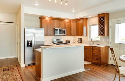 Kenai House | Waterfront Kenai Townhome < 1 Mi to Beach!