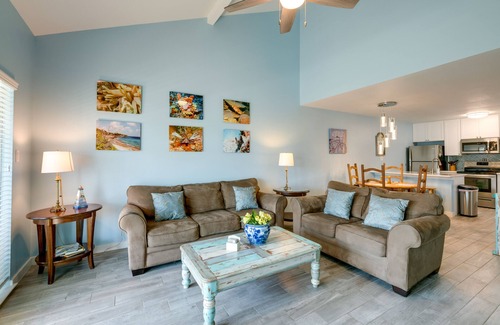 Key Allegro Condo | Waterfront Key Allegro Condo w/Balcony & Pool
