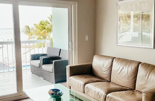 Key Largo Hotel | Waterfront King Stay! Easy Beach and Pool Access!