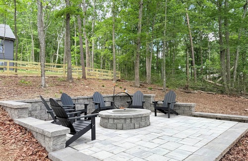 Mineral House | Waterfront! Laid Back at Lake Anna, new home, deep water cove, dock, fire pit!