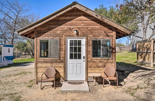 New Braunfels Apartment | Waterfront Lake Dunlap Studio Cabin w/Dock