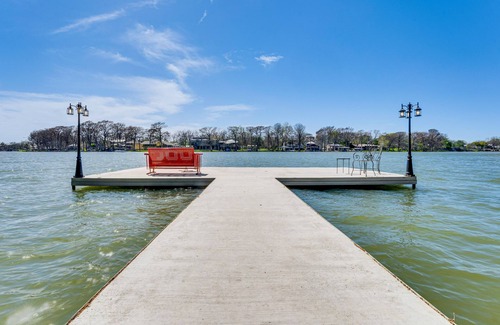 New Braunfels Apartment | Waterfront Lake Dunlap Studio Cabin w/Dock