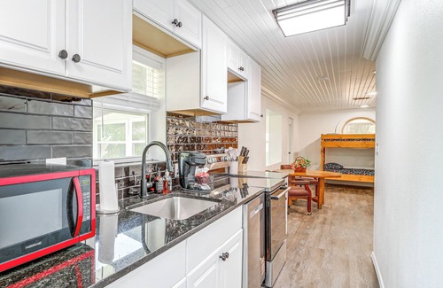 Hoyt House | Waterfront Lake Eufaula Home: Dock & Beach Access!