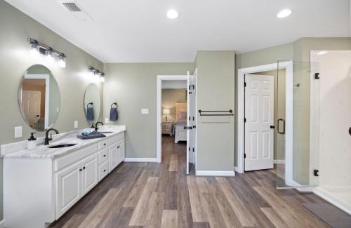Chappells Villa | waterfront Lake Greenwood boat launch king beds hot tub fire pit sun sets pellet grill private peninsula