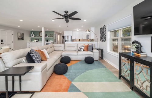 Hot Springs House | Waterfront Lake Hamilton Home with Hot Tub in Hot Springs!