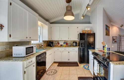 Townville House | Waterfront Lake Hartwell Vacation Rental with Dock!