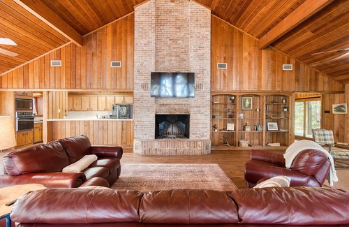 South Toledo Bend House | Waterfront Lake Haus at Indian Creek South Toledo Bend Kayaking, Fishing,Boating