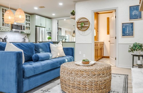 Palo Pinto House | Waterfront Lake Haven with Million Dollar Views