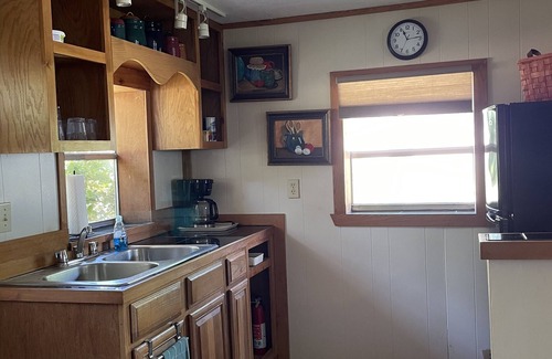 Fort McCoy Cottage | Waterfront Lake Kerr Cottages- McDade * Newly Remodel *