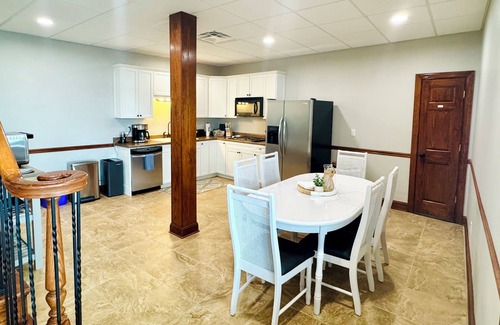 Florence Condo | Waterfront Lake Suite in the Shoals