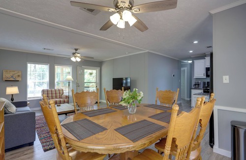 Eatonton Cottage | Waterfront Lake Sinclair Home: Dock + Grill!
