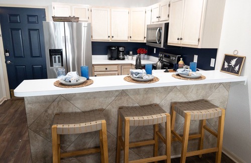 Osage Beach Condo | Waterfront@ Ledges NO STEPS Main channel 2 bed Ledges MM20 Slip Pools Beach Golf