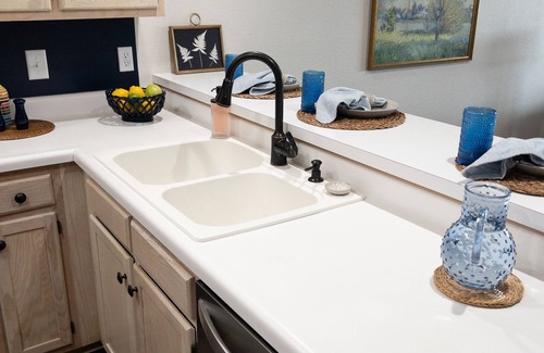 Osage Beach Condo | Waterfront@ Ledges NO STEPS Main channel 2 bed Ledges MM20 Slip Pools Beach Golf