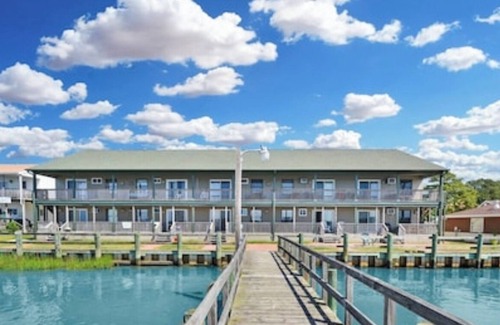 Chincoteague Condo | Waterfront! Light House views…